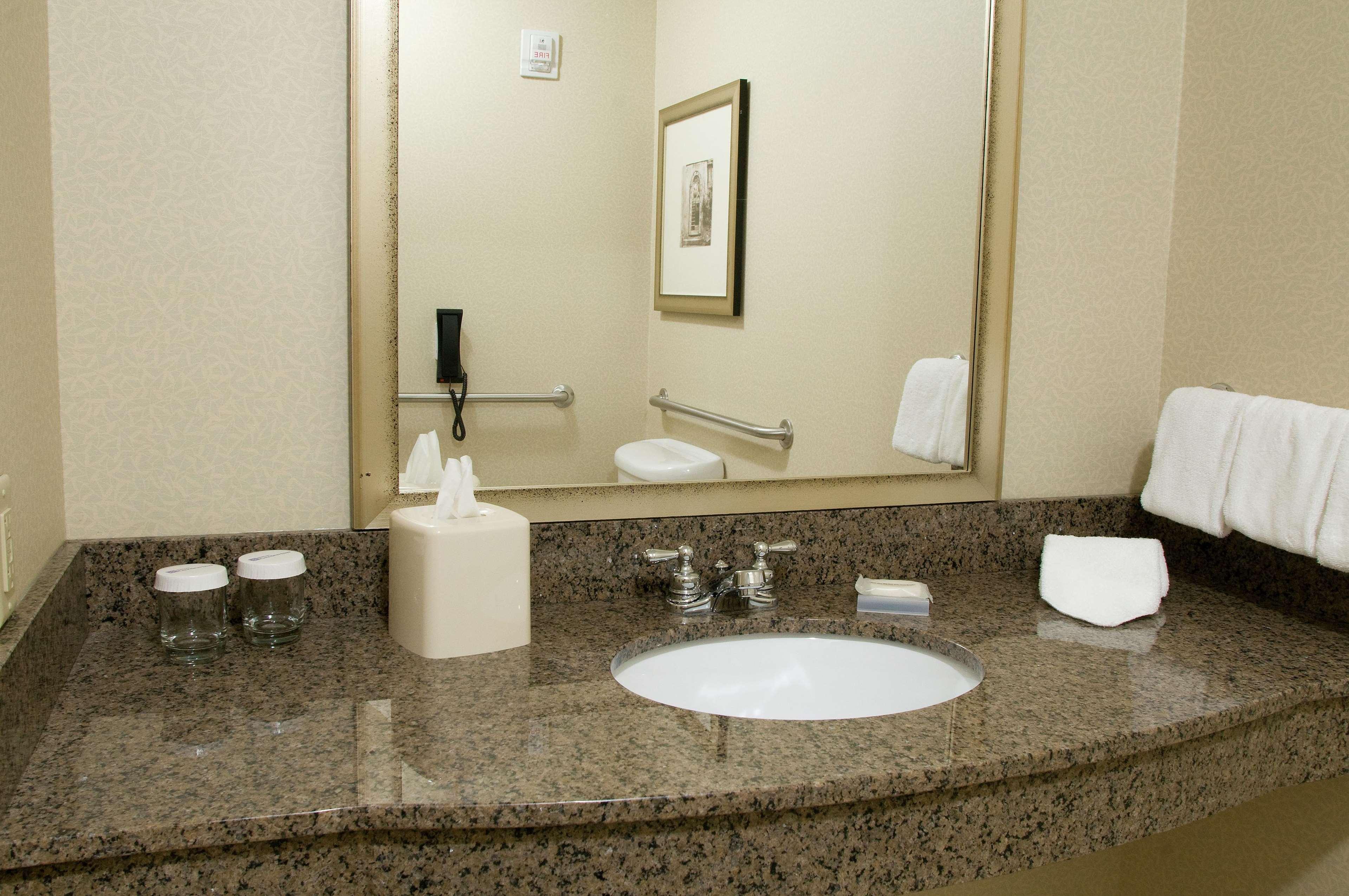 Hilton Garden Inn Mount Holly/Westampton Экстерьер фото