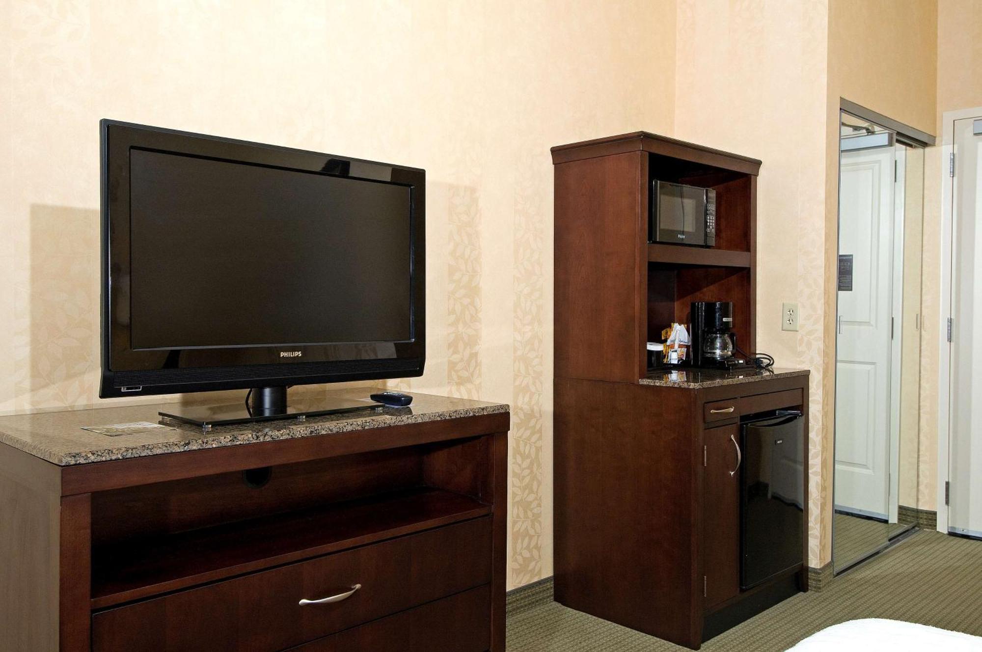 Hilton Garden Inn Mount Holly/Westampton Экстерьер фото