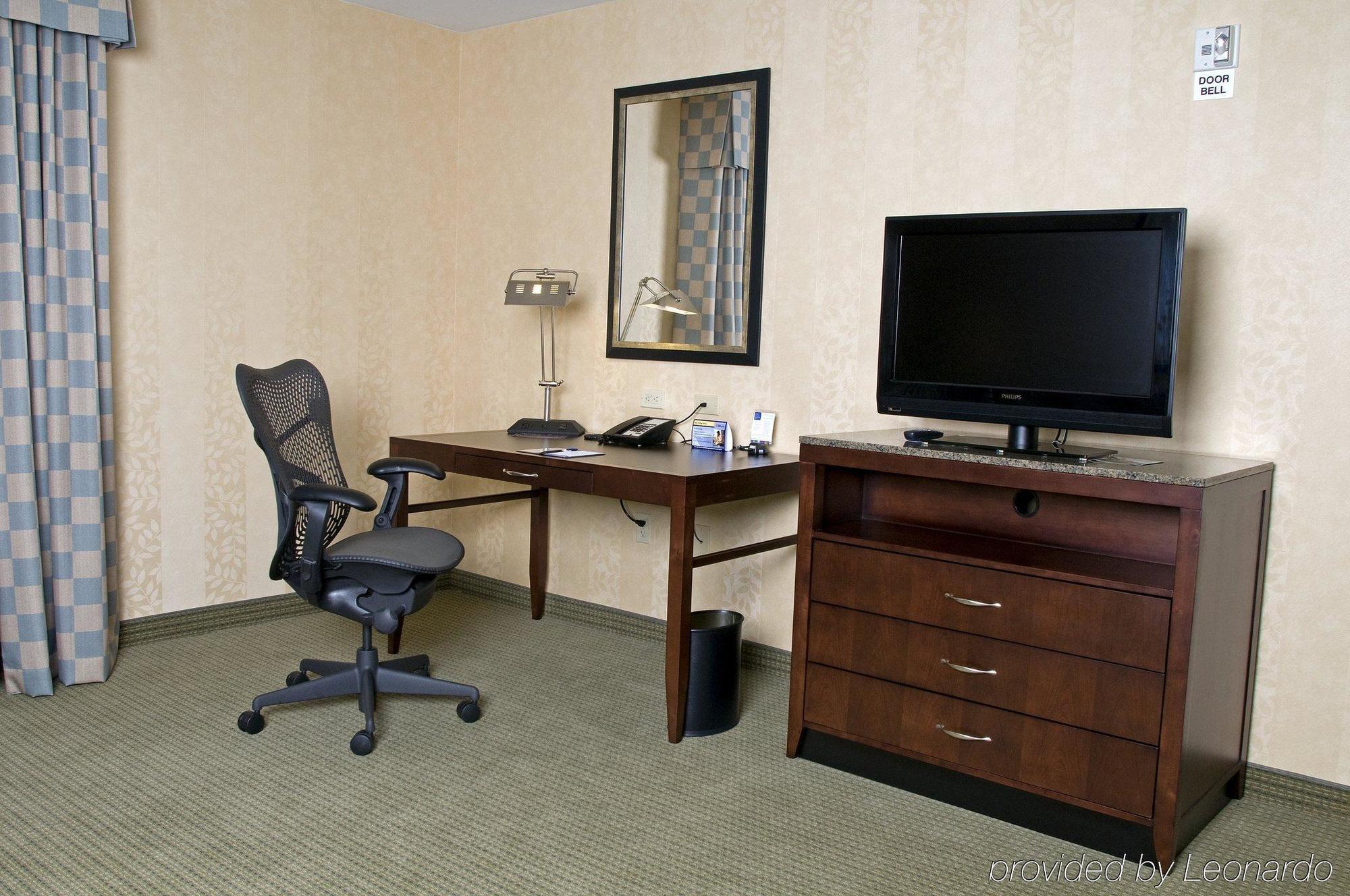 Hilton Garden Inn Mount Holly/Westampton Номер фото